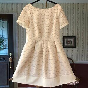 J Howard White Beige Eyelet Pleated Dress Lined Short Sleeve